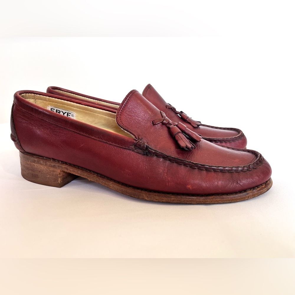 Frye • Vintage Women’s Leather Tassel  Loafers • Size 9.5N.  Free shipping!